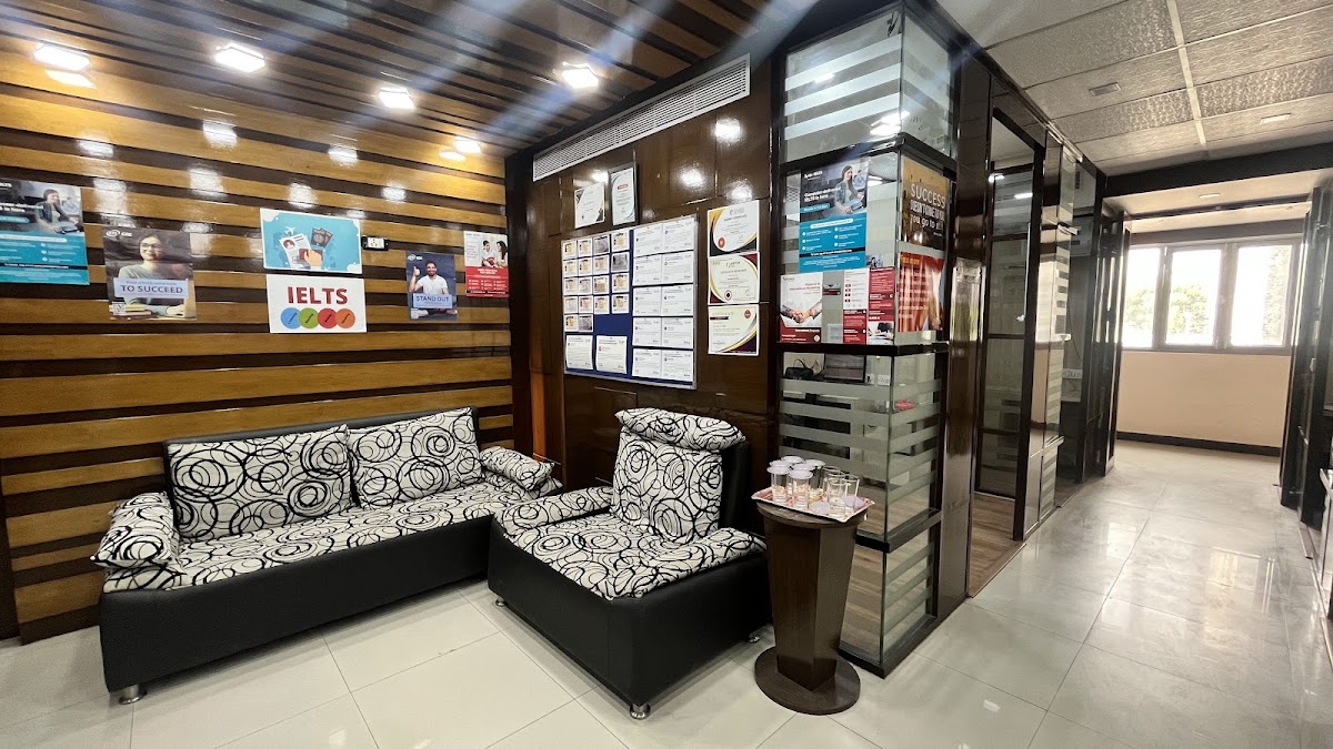 Aim Ladder | Study Abroad Consultant in NSP Pitampura photo 2