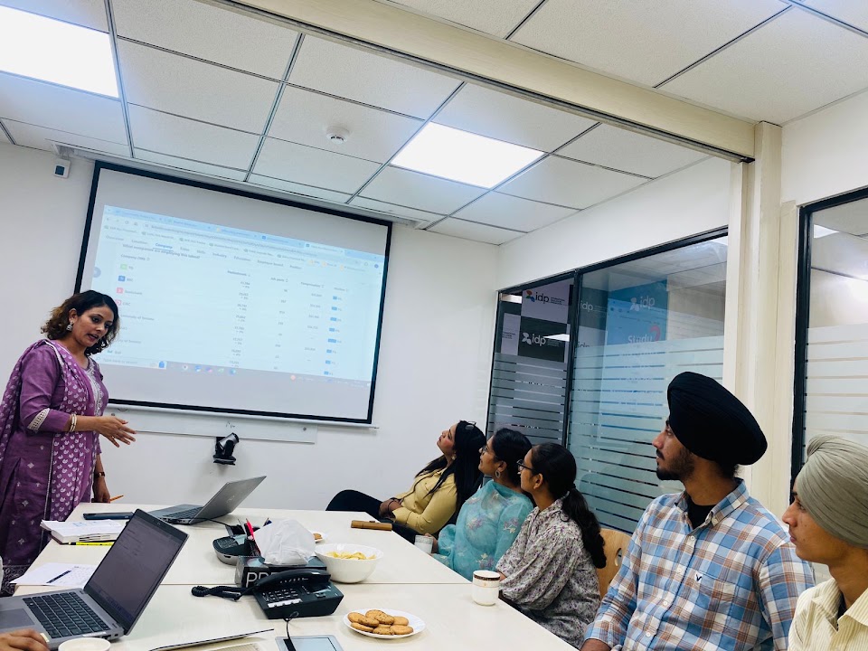 IDP Education - Study Abroad Consultants in Chandigarh Sector-34 photo 2