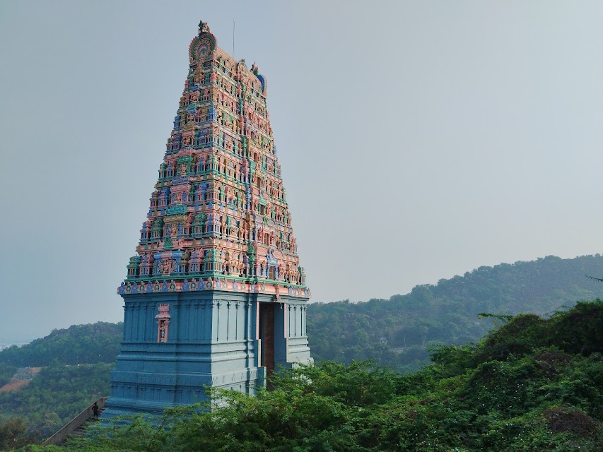 Shri Balaji Travels - Tirupati Balaji Darshan Pass booking center, Authorized Railway, Bus and flight booking services photo 3