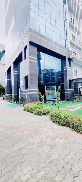 Sun-Tan Vacations office