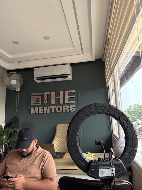 THE MENTORS photo 3